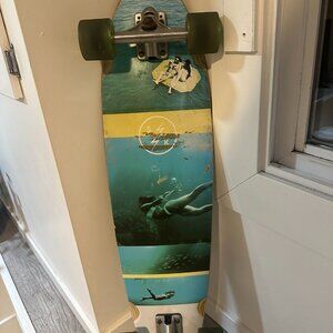 Globe Skateboard with Slant Trucks and Wheels - Iconic Los Angeles Design